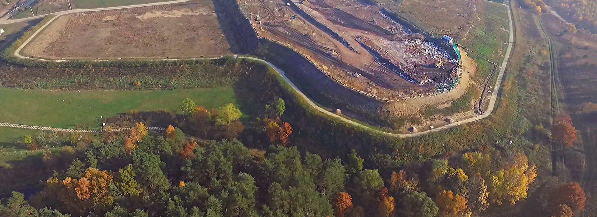 Panoramiczne zdjęcie kwater z odgazowywaniem